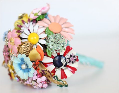 brooch bridal bouquet Isn't that just gorgeous