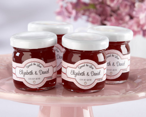 Whether you DIY your jam wedding favors champagne jam seems like a good 
